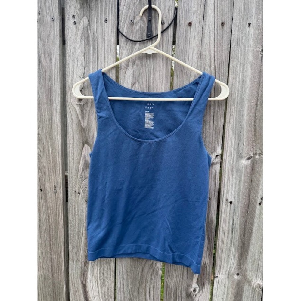 Minimalist Basics A New Day Tank Top Medium Blue Seamless Scoop Neck